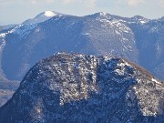 62 Zoom sul Monte Zucco (1232 m)